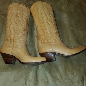 Vintage womens cowboy boots